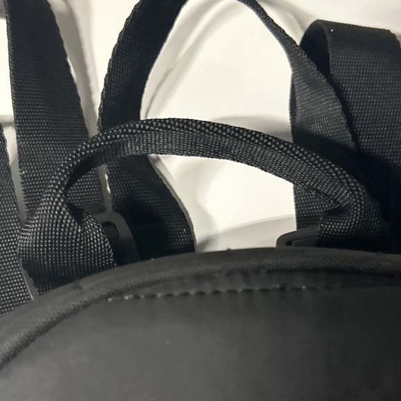 Reebok Puffer Backpack Sling Bag Black - Picture 5 of 10